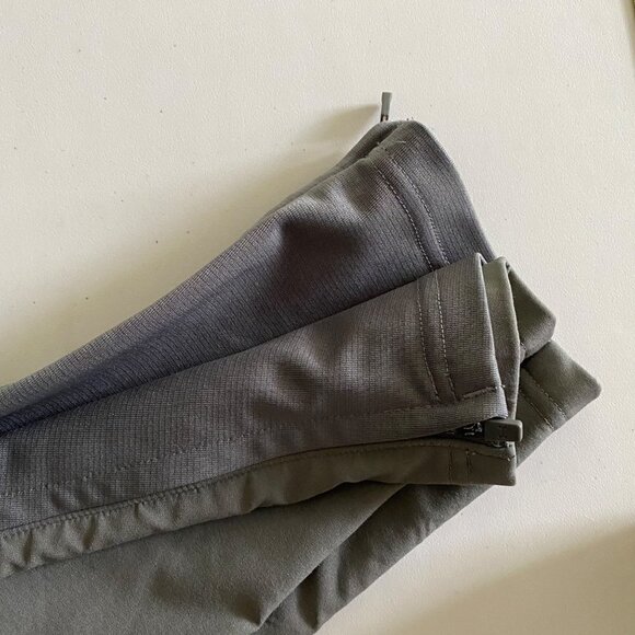 Under Armour Women's Fitted Challenger Knit Athletic Pants. Gray. Medium. Logo - Picture 9 of 12